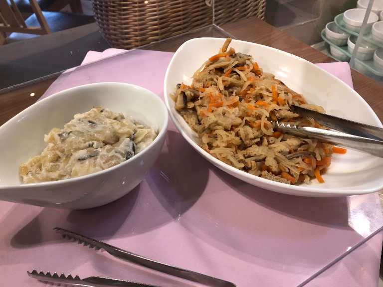 ~ 本日のご朝食バイキング ~
