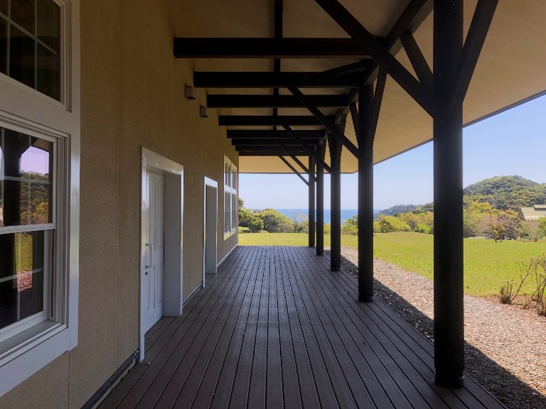 ~ 多目的ホール横通路より ~