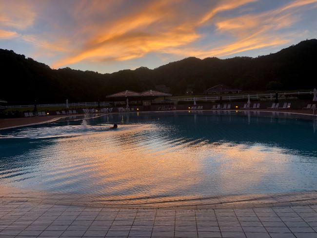 ~ 夕暮れ時のプール ~