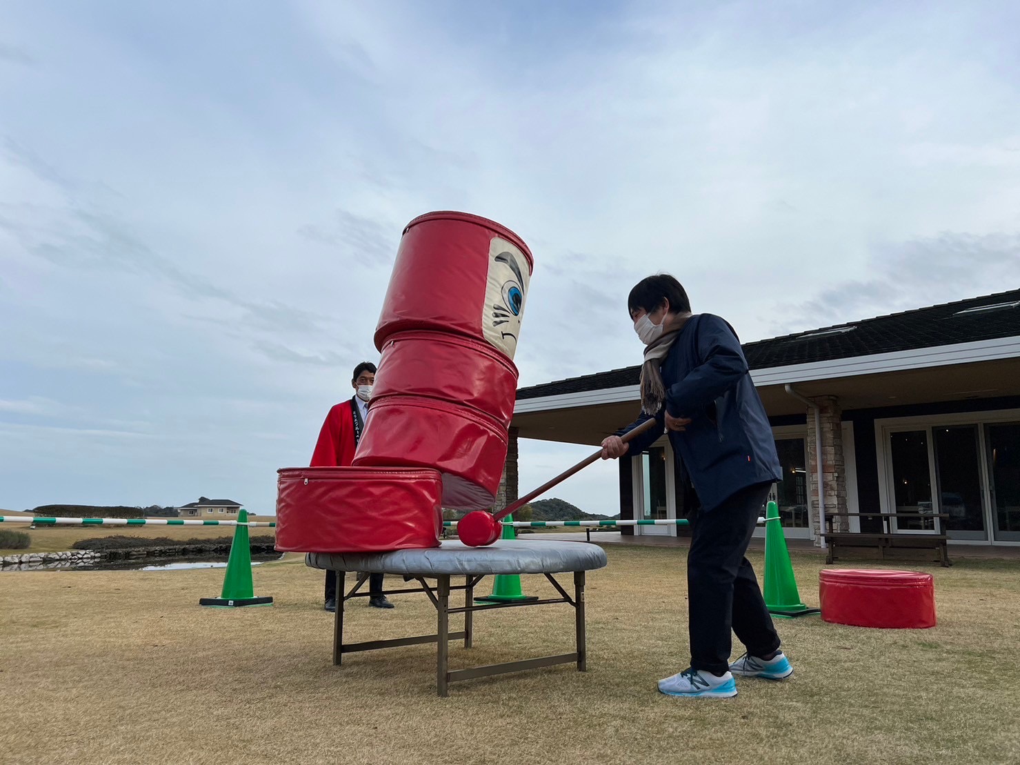 ～　お正月イベント　ダルマ落とし　～