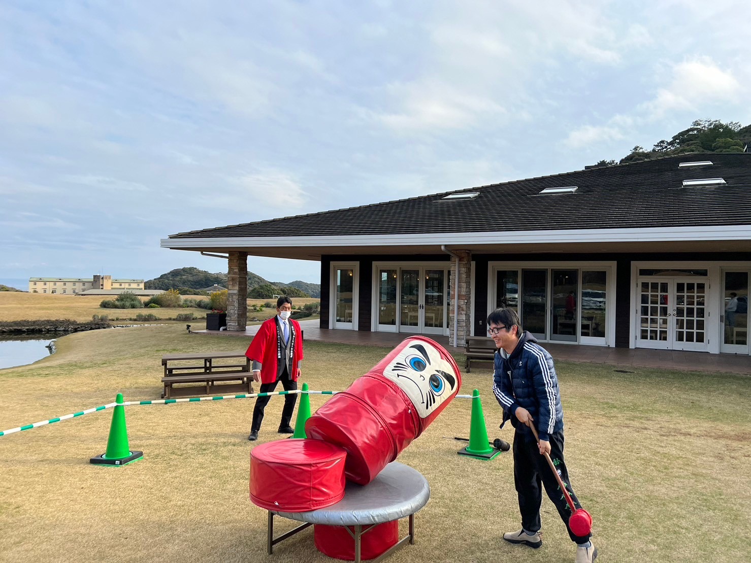 ～　お正月イベント　ダルマ落とし　～